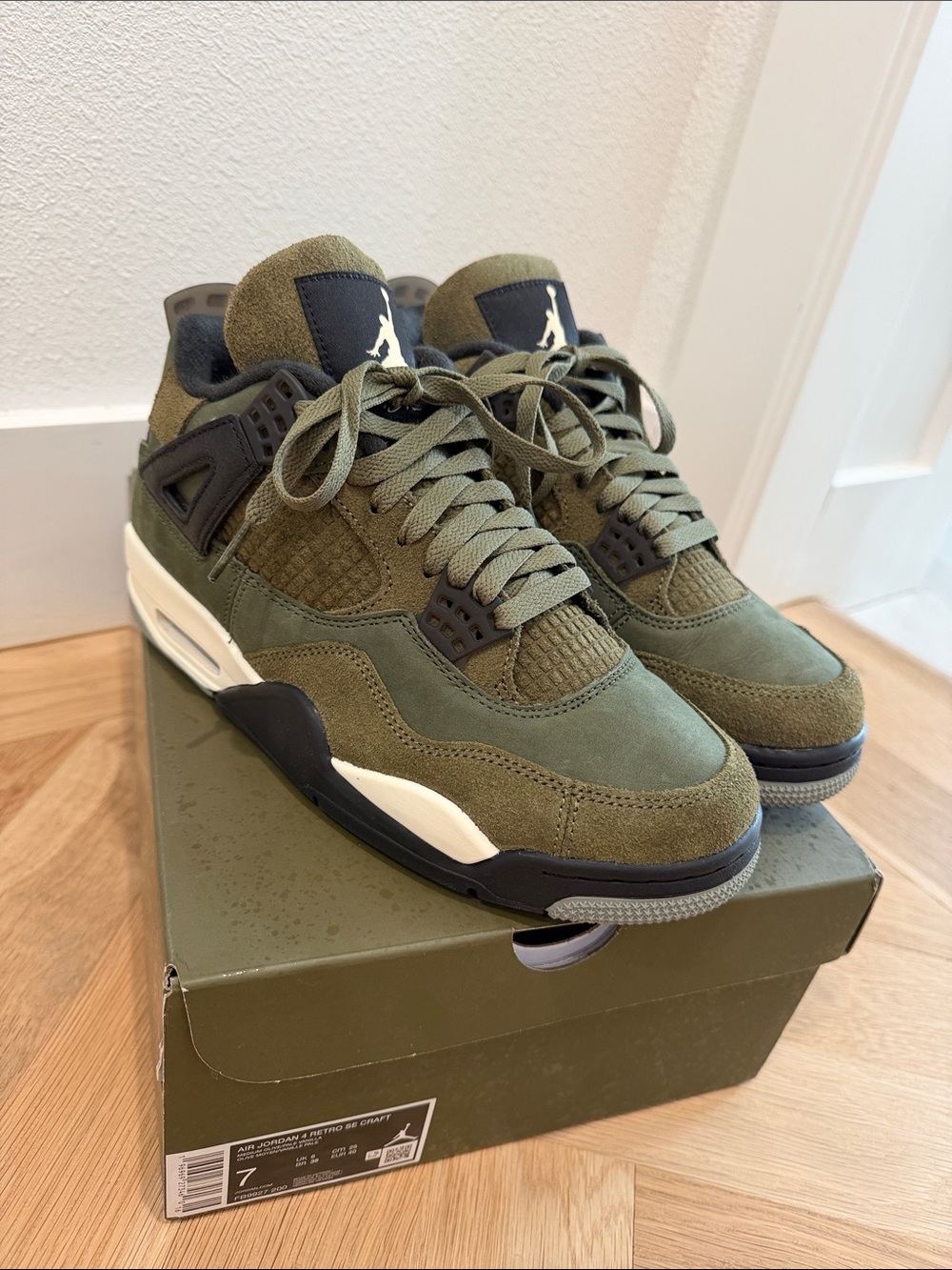 New! Air Jordan 4 Retro SE Craft Men's Sneakers in Olive Green